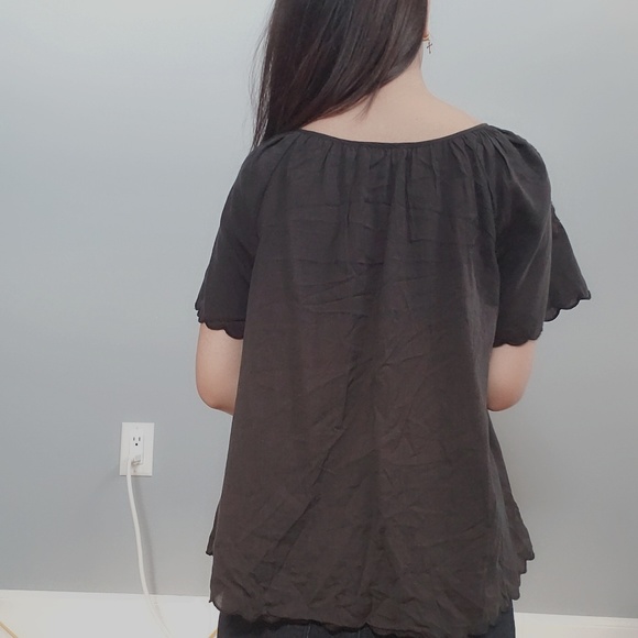 Black Flowy Blouse - Picture 4 of 7